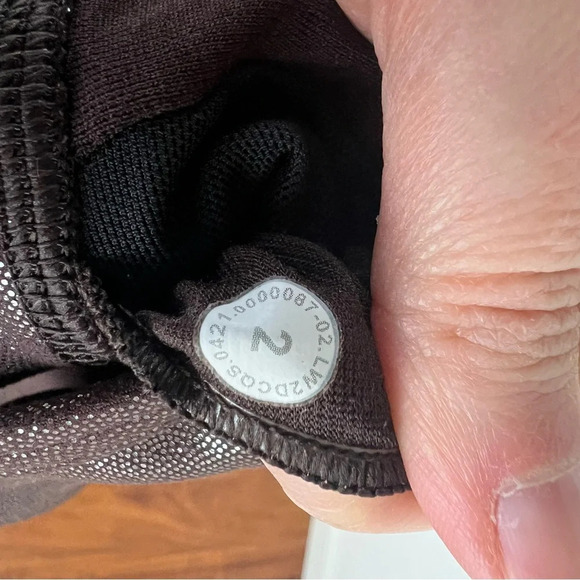 LULULEMON FlowY Nulu Shine Sports Bra Bralette Chocolate brown Silver Size 2 B36 - Picture 4 of 4